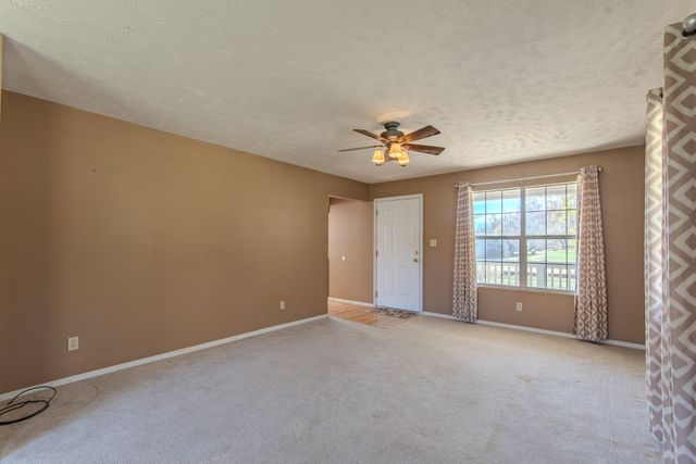 124 Pope Dr, Waynesboro, TN 38485