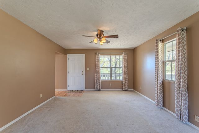 124 Pope Dr, Waynesboro, TN 38485