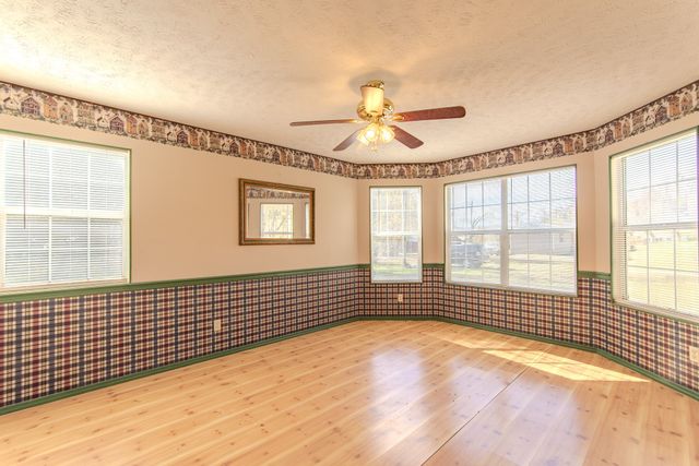 124 Pope Dr, Waynesboro, TN 38485