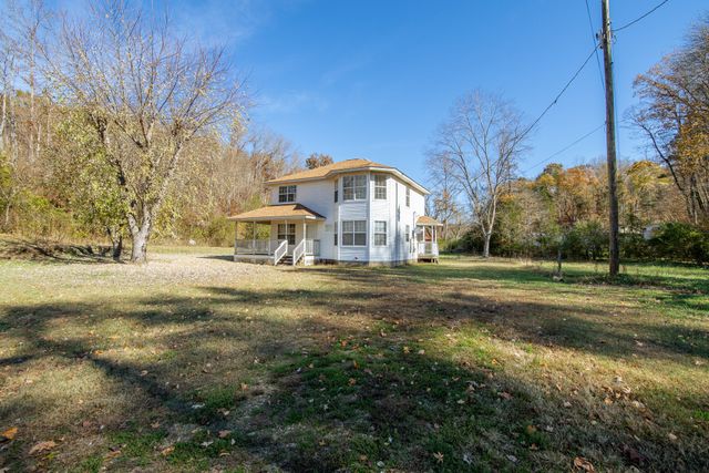124 Pope Dr, Waynesboro, TN 38485