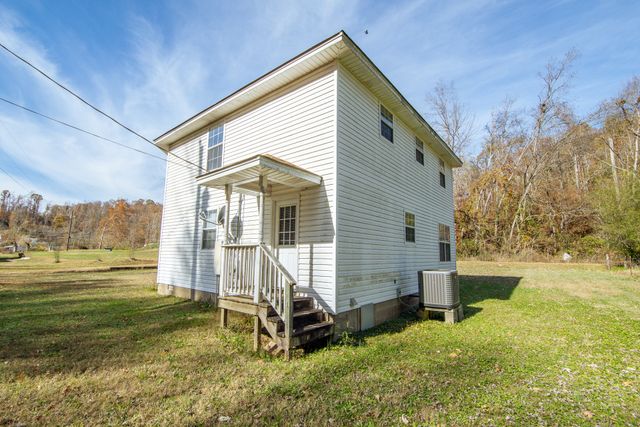 124 Pope Dr, Waynesboro, TN 38485