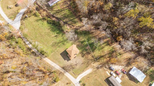 124 Pope Dr, Waynesboro, TN 38485