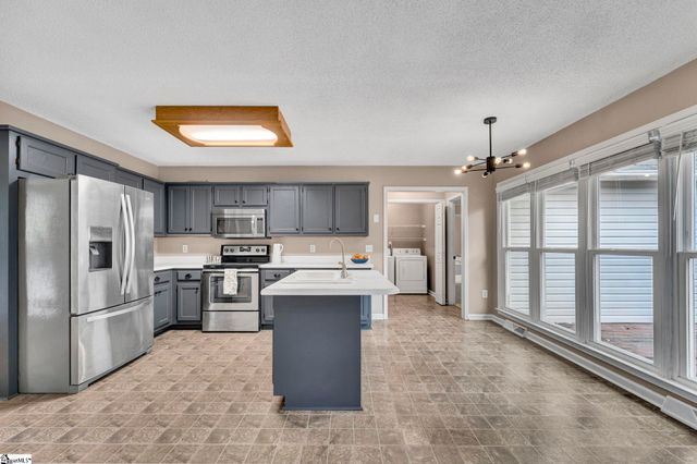 17 Arbordale Lane, Simpsonville, SC 29680
