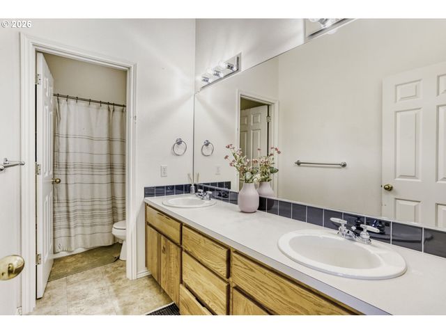 7550 Sw BAYBERRY Dr, Beaverton, OR 97007