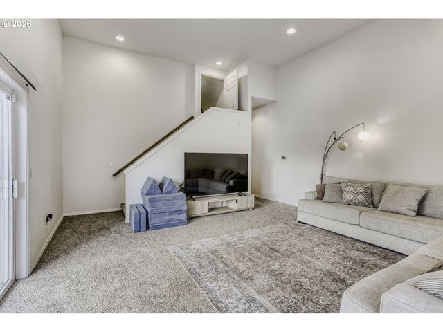 7550 Sw BAYBERRY Dr, Beaverton, OR 97007