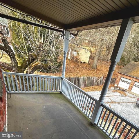 3314 E GALEN HALL RD, Reinholds, PA 17569