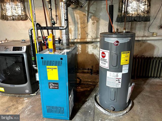 3314 E GALEN HALL RD, Reinholds, PA 17569