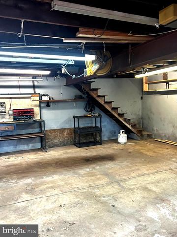 3314 E GALEN HALL RD, Reinholds, PA 17569