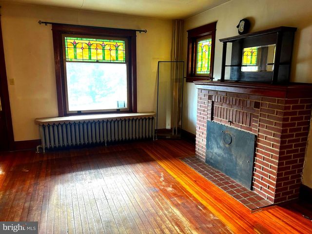 3314 E GALEN HALL RD, Reinholds, PA 17569