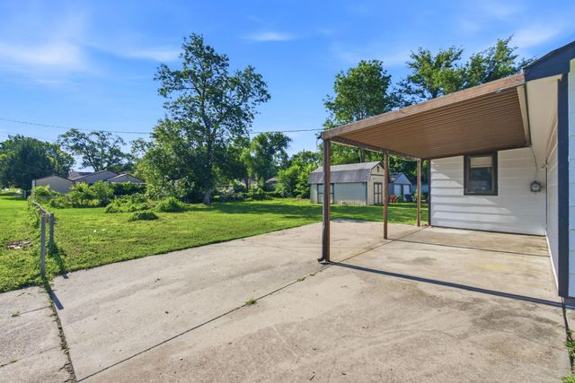 2010 S Glenn, Wichita, KS 67213