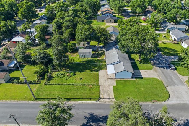 2010 S Glenn, Wichita, KS 67213