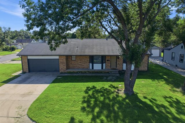 2010 S Glenn, Wichita, KS 67213