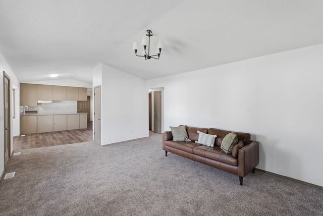 2010 S Glenn, Wichita, KS 67213
