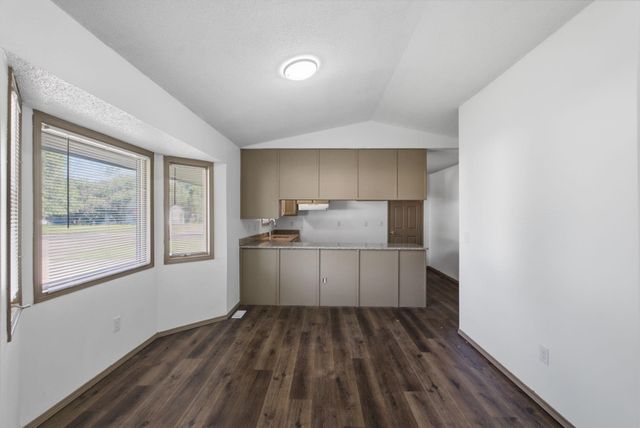 2010 S Glenn, Wichita, KS 67213