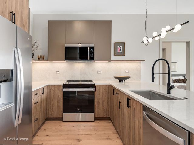 1235 N ASHLAND Avenue 502, Chicago, IL 60622