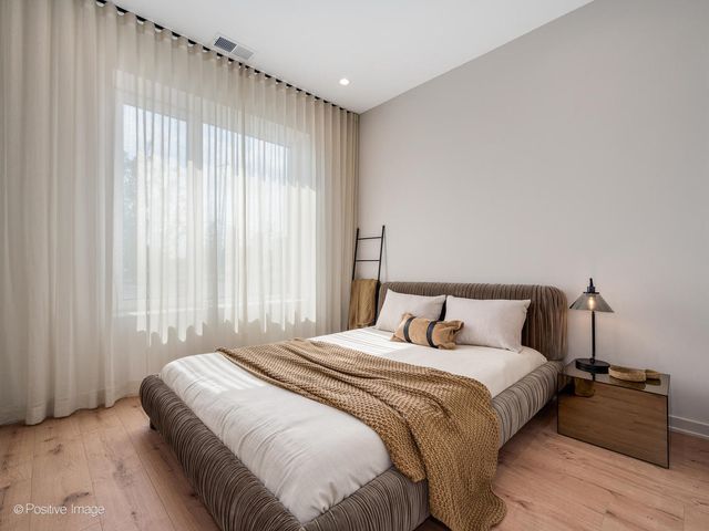 1235 N ASHLAND Avenue 502, Chicago, IL 60622