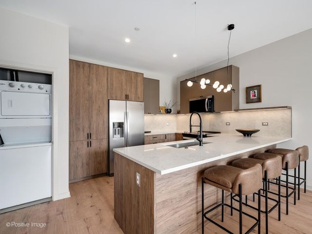 1235 N ASHLAND Avenue 502, Chicago, IL 60622