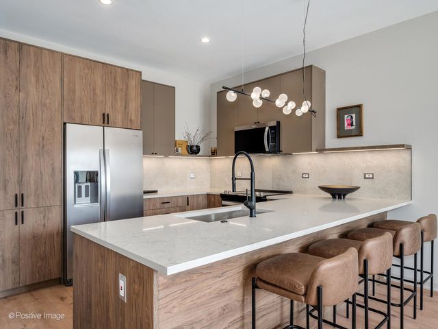 1235 N ASHLAND Avenue 502, Chicago, IL 60622