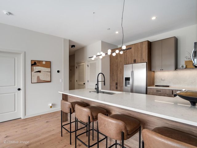 1235 N ASHLAND Avenue 502, Chicago, IL 60622