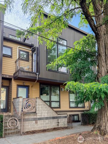 4917 39th Avenue S, Seattle, WA 98118