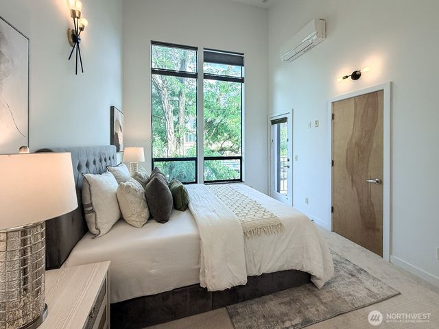 4917 39th Avenue S, Seattle, WA 98118