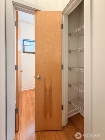 4917 39th Avenue S, Seattle, WA 98118