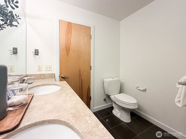 4917 39th Avenue S, Seattle, WA 98118