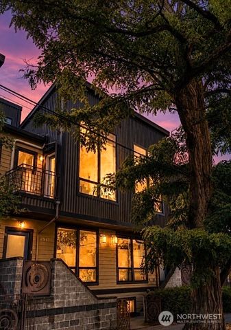 4917 39th Avenue S, Seattle, WA 98118