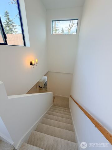 4917 39th Avenue S, Seattle, WA 98118