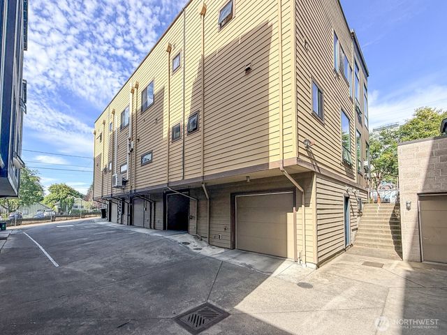 4917 39th Avenue S, Seattle, WA 98118