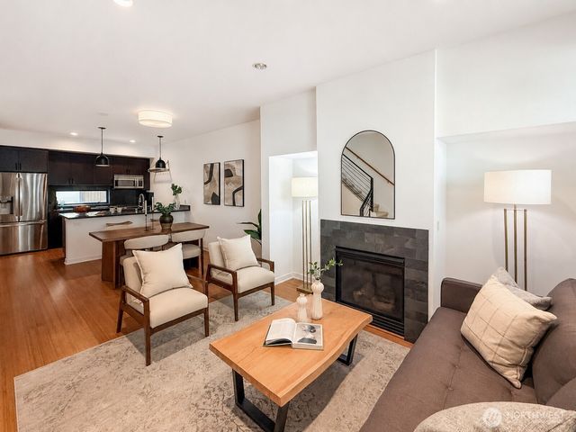 4917 39th Avenue S, Seattle, WA 98118