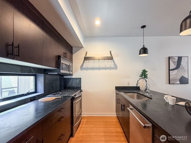 4917 39th Avenue S, Seattle, WA 98118