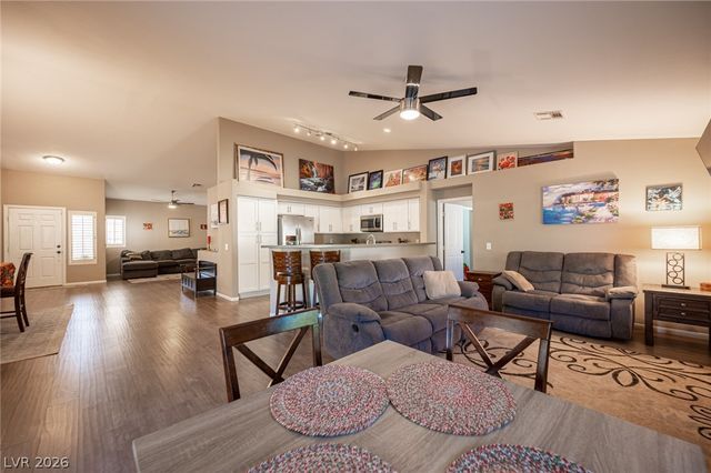 8128 Shad Bush Avenue, Las Vegas, NV 89149