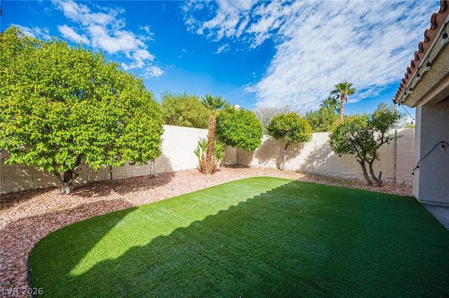 8128 Shad Bush Avenue, Las Vegas, NV 89149