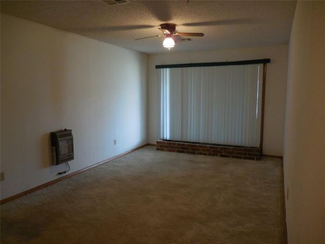 411 S A Street, Davis, OK 73030