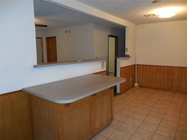 411 S A Street, Davis, OK 73030