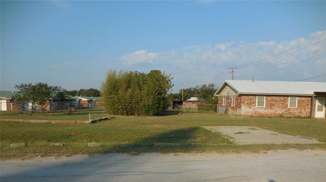 411 S A Street, Davis, OK 73030