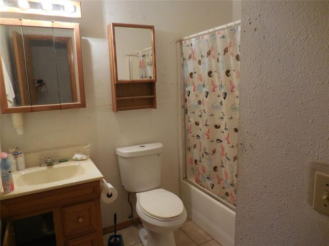 411 S A Street, Davis, OK 73030