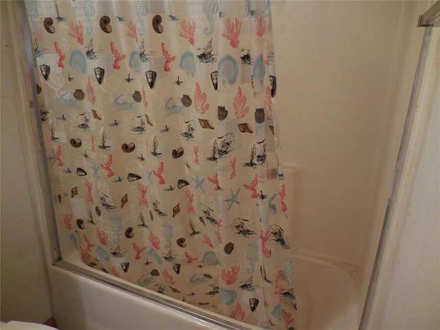 411 S A Street, Davis, OK 73030