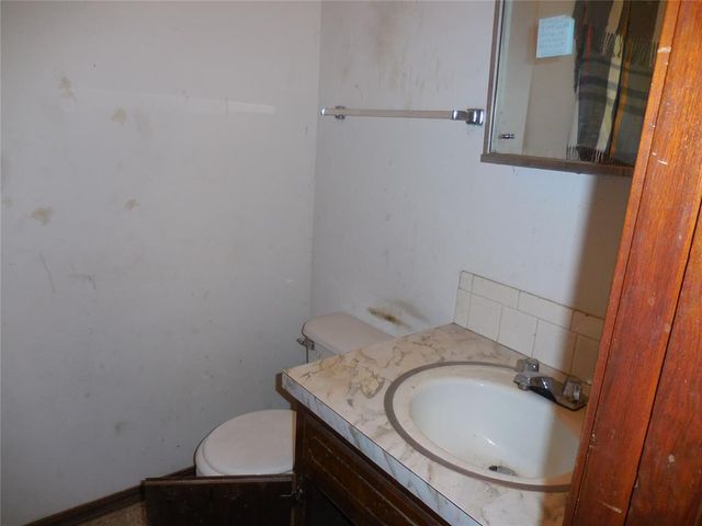 411 S A Street, Davis, OK 73030