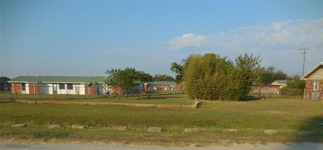 411 S A Street, Davis, OK 73030