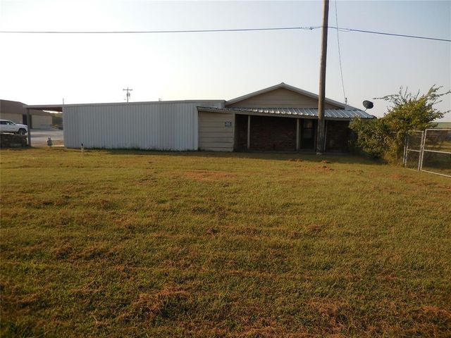 411 S A Street, Davis, OK 73030