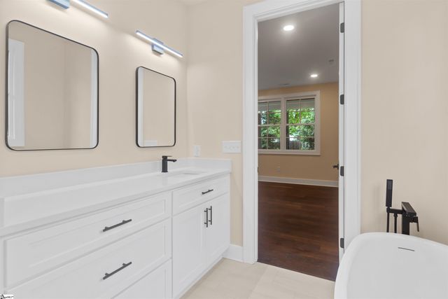 130 Market Bay Court, Simpsonville, SC 29681