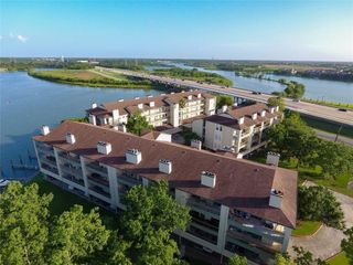 18809 Egret Bay Boulevard 214, Webster, TX 77058
