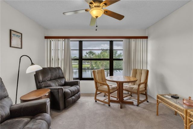 30 Plantation Drive 205, Vero Beach, FL 32966