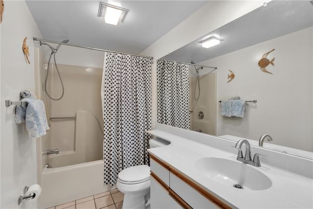 30 Plantation Drive 205, Vero Beach, FL 32966
