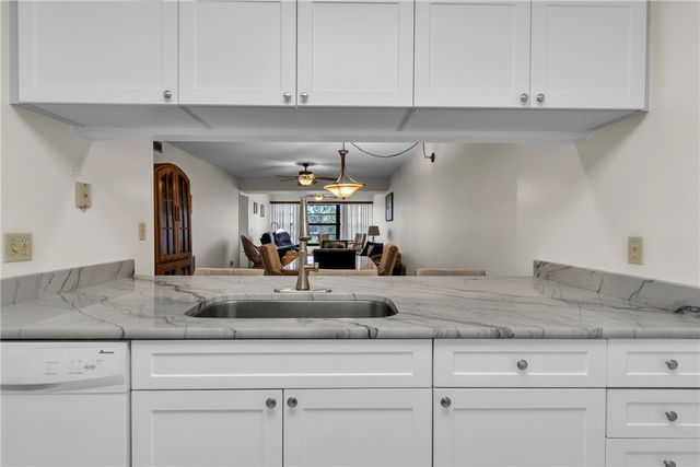 30 Plantation Drive 205, Vero Beach, FL 32966
