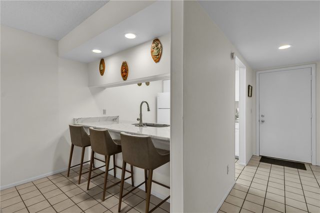 30 Plantation Drive 205, Vero Beach, FL 32966