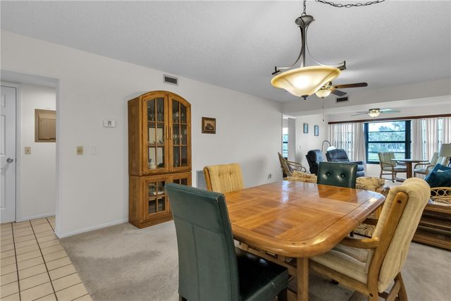 30 Plantation Drive 205, Vero Beach, FL 32966
