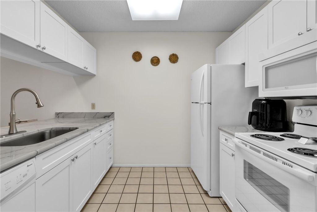 30 Plantation Drive 205, Vero Beach, FL 32966